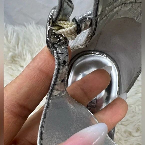 Carlos Santana Heels size 6.5M Silver - Picture 10 of 16